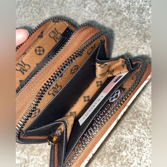 Woman’s Wallet 🤎 - Picture 5 of 10